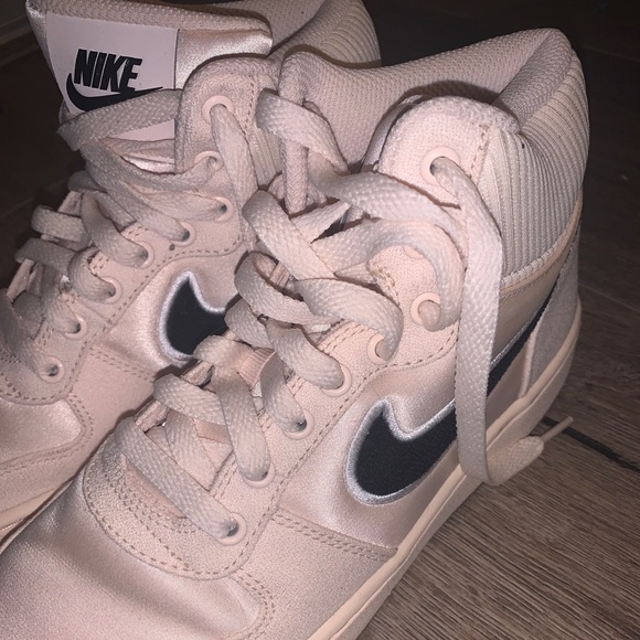 Nike Mid Rise Sneaker Cream / Guava Ice - Picture 4 of 4
